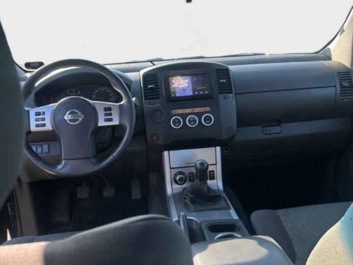 Nissan Navara Pickup 2.5 DCI 190 4x4 Double Cab SE GPS COUVRE BENNE Noir - 10