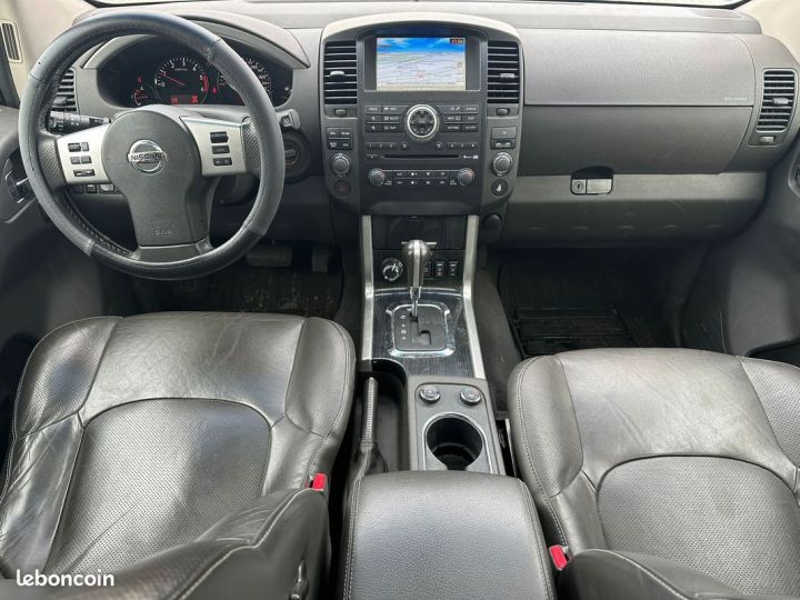 Nissan Pathfinder v6 3.0 dci 7 places Gris - 2