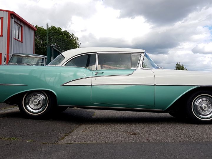 Oldsmobile 98 COUPE HOLIDAY  - 3