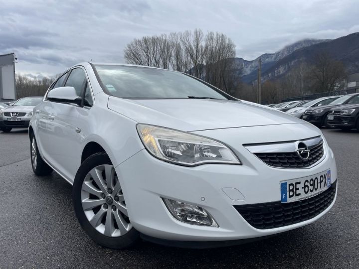 Opel Astra 1.7 CDTI125 FAP COSMO Blanc - 3