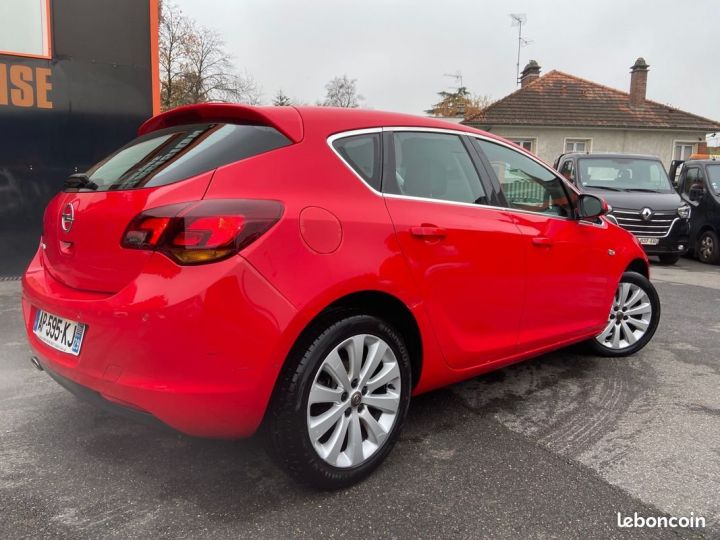 Opel Astra iv 1.4 turbo 120 cosmo Rouge - 4