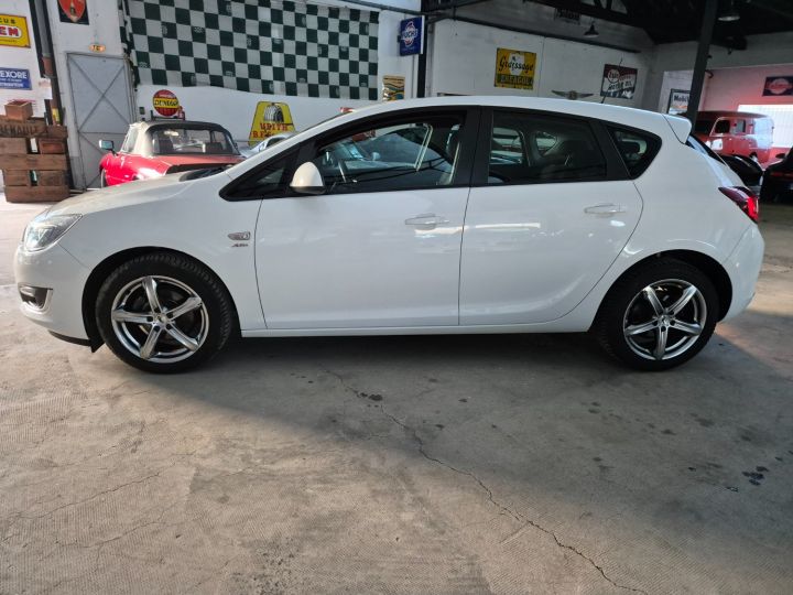 Opel Astra J 1.4 TURBO (140Cv) ACTIVE Blanc - 4