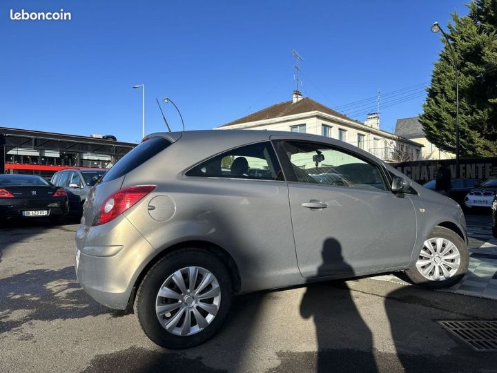 Opel Corsa 1.2 TWINPORT 150EME ANNIVERSAIRE 3P Gris - 2