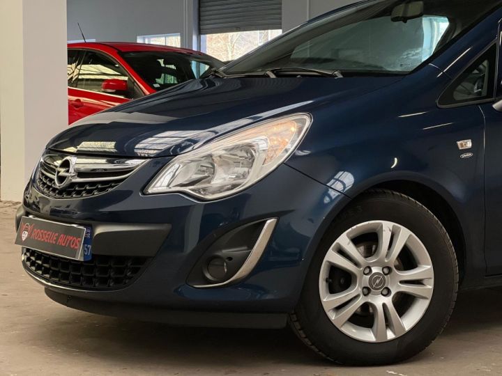 Opel Corsa 1.4 87CH SATELLITE Bleu Foncé Métallisé - 16