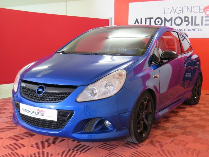 Opel Corsa OPC 1.6 T 190 Bleu - 1