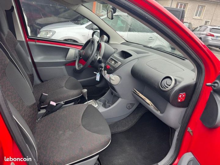 Peugeot 107 1.0 12V TRENDY 2-TRONIC 5P Rouge - 2