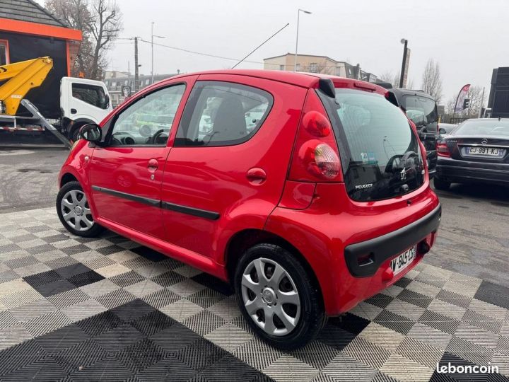 Peugeot 107 1.0 12V TRENDY 2-TRONIC 5P Rouge - 6