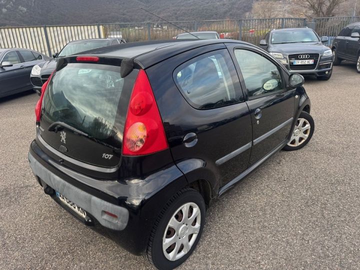 Peugeot 107 1.0 12V TRENDY 5P Noir - 4