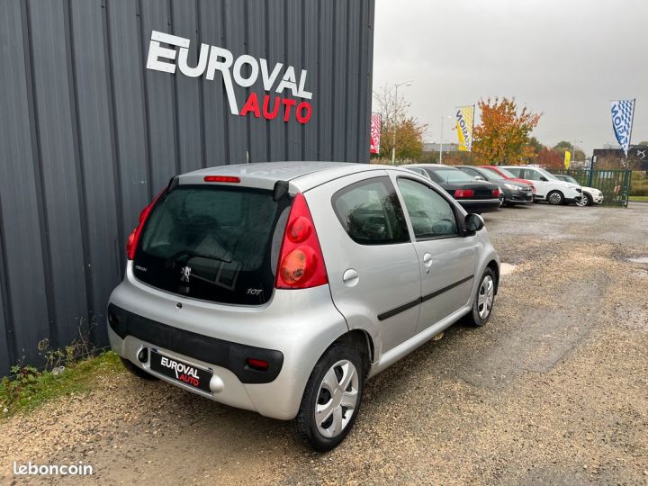 Peugeot 107 1.0 68ch trendy Gris - 2