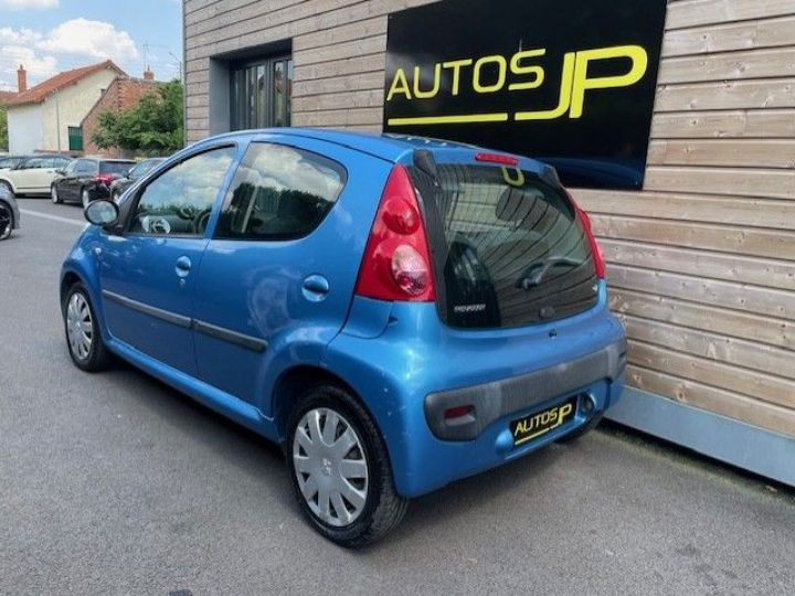 Peugeot 107 1.0 trendy 2-tronic 5p Bleu - 2