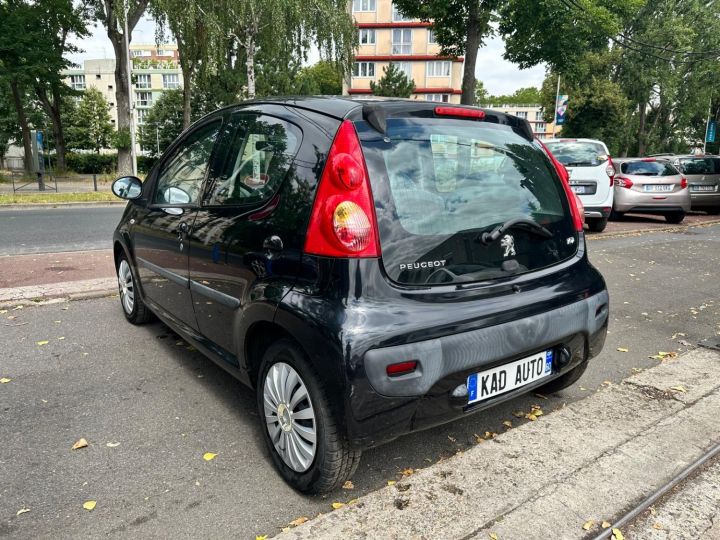 Peugeot 107 1.0 URBAN 5P NOIR - 4