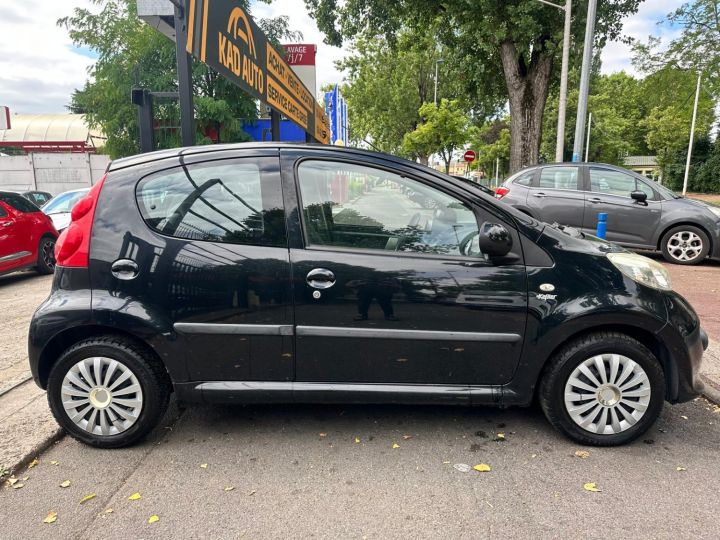 Peugeot 107 1.0 URBAN 5P NOIR - 16