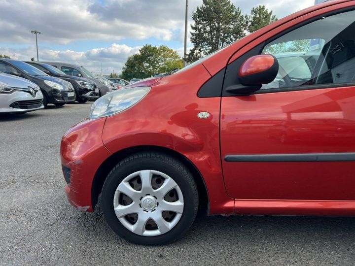 Peugeot 107 1.0e 12V 68ch BLUE LION Urban Orange - 21