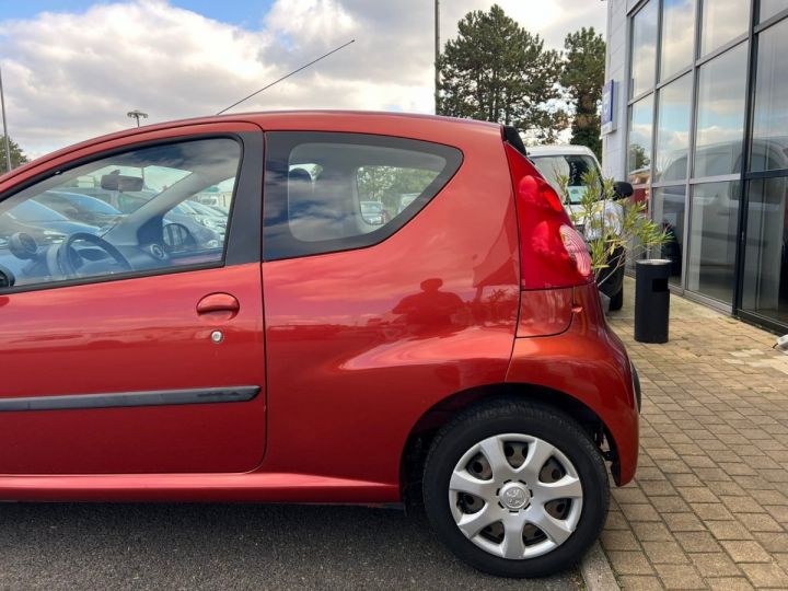 Peugeot 107 1.0e 12V 68ch BLUE LION Urban Orange - 22