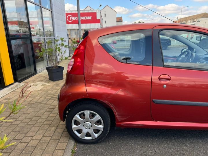 Peugeot 107 1.0e 12V 68ch BLUE LION Urban Orange - 25