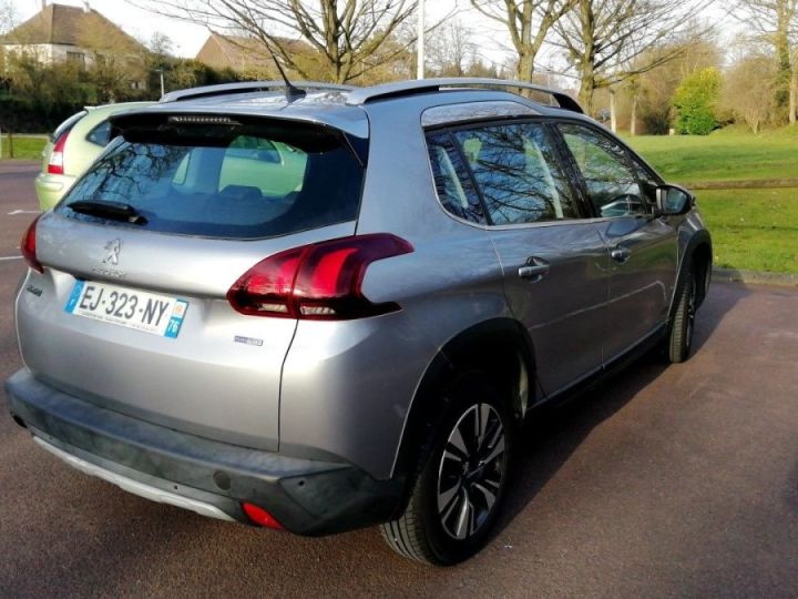 Peugeot 2008 1.2  110CH ALLURE S&S EAT6 Gris C - 3