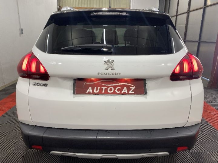 Peugeot 2008 1.2 130ch SetS Allure Blanc - 7