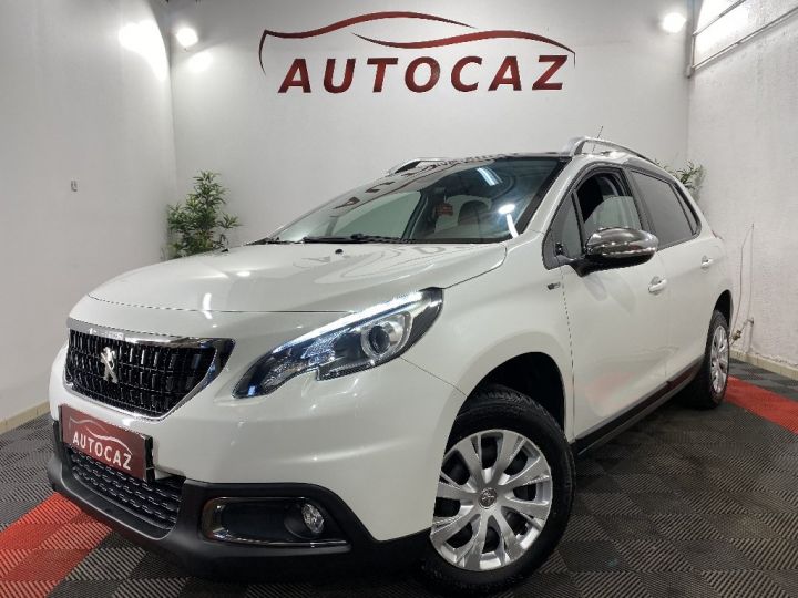 Peugeot 2008 1.2 PureTech 82ch Style 47000KM+2017 Blanc - 1