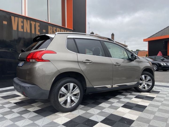 Peugeot 2008 1.2 PURETECH ACCESS Gris - 9