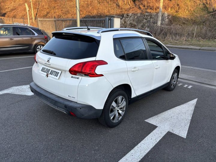 Peugeot 2008 1.2 PureTech Active  - 6