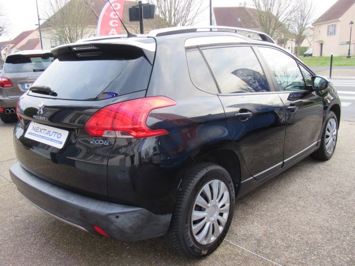 Peugeot 2008 1.2 PURETECH STYLE 82CH Noir - 8