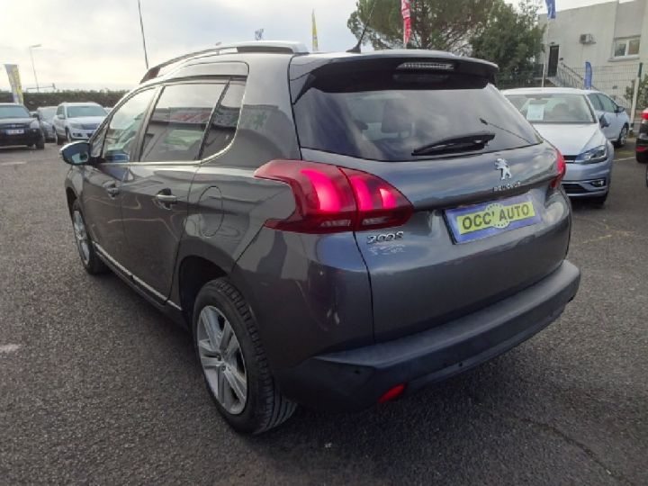 Peugeot 2008 1.6 BlueHDi 100ch Style Gris Métallisé - 4