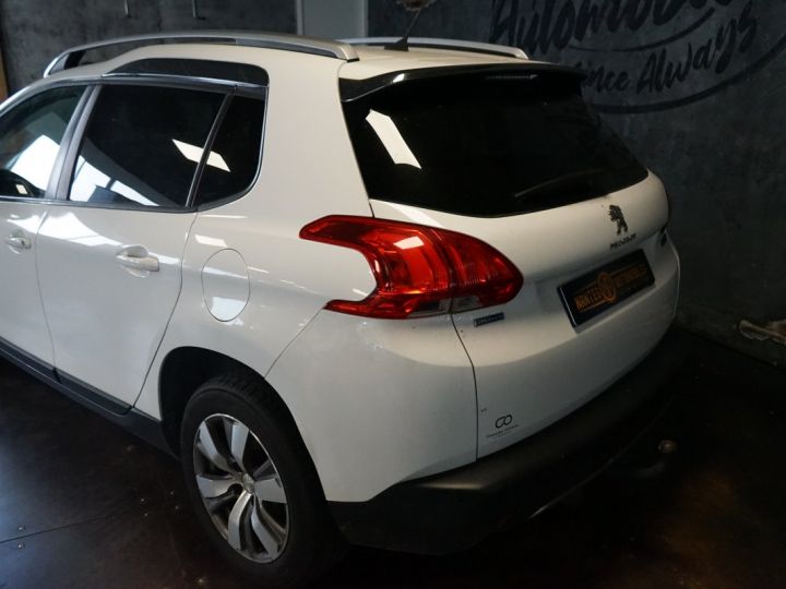 Peugeot 2008 1.6 BlueHDi 75ch BVM5 Style Blanc - 5