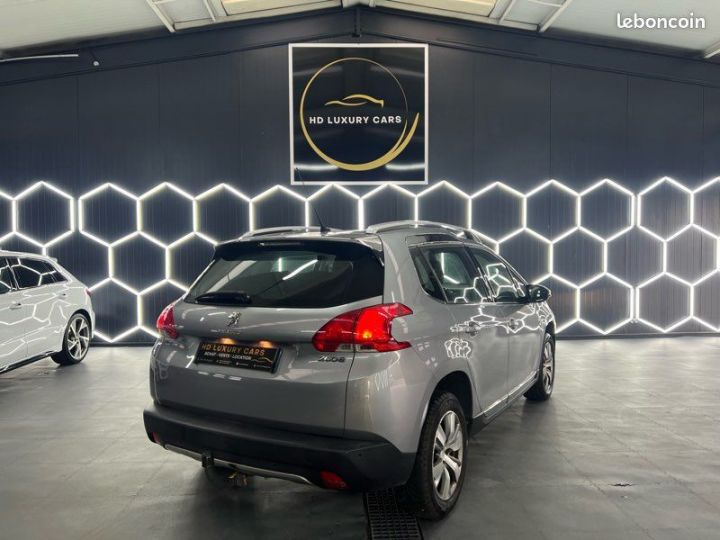 Peugeot 2008 1.6L BlueHDI Allure Gris - 4