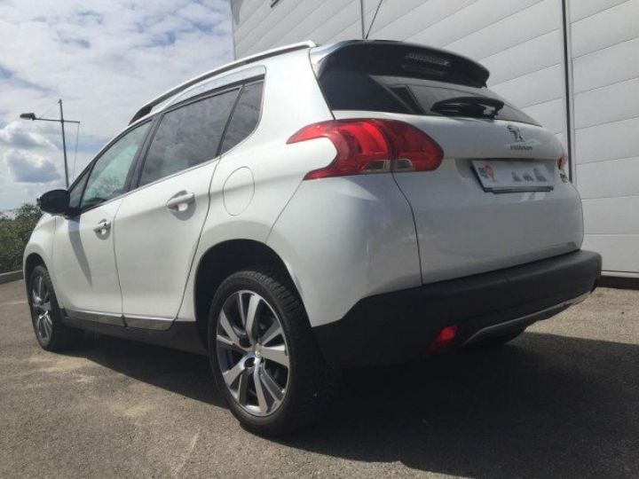 Peugeot 2008 E-HDI 115 FELINE TITANE     Diesel BLANC NACRE - 19