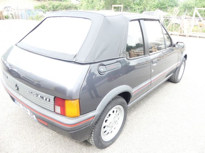 Peugeot 205 I Decapotable 1.6 116cv Noir Et Rouge - 3