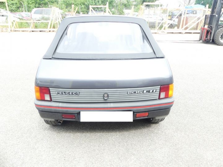 Peugeot 205 I Decapotable 1.6 116cv Noir Et Rouge - 9