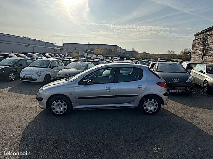 Peugeot 206 1.1 X LINE CLIM 5P  - 8