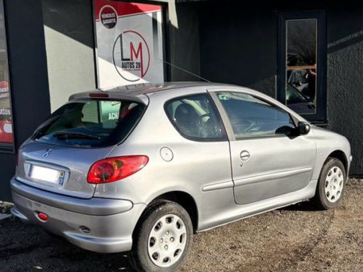 Peugeot 206 1.1L 60cv x line Gris - 5