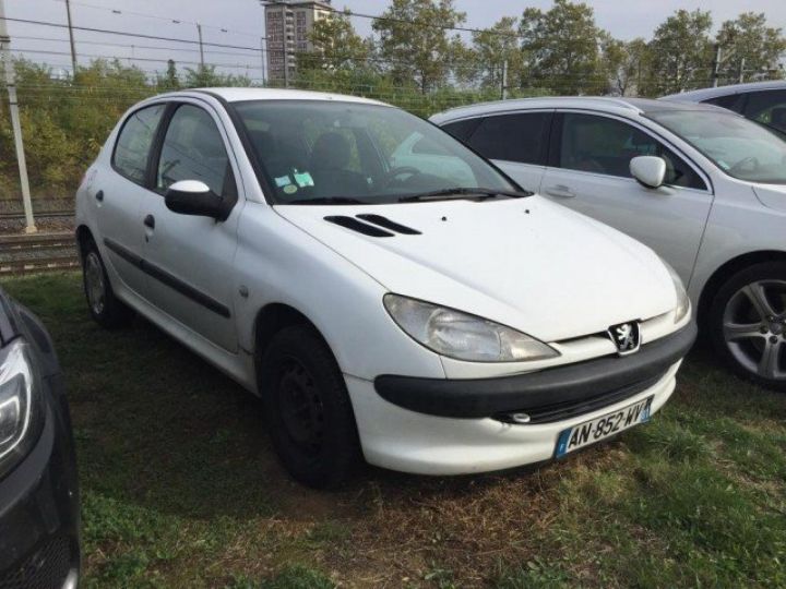 Peugeot 206 1.4 XR PRESENCE 5 portes     Essence BLANC - 1