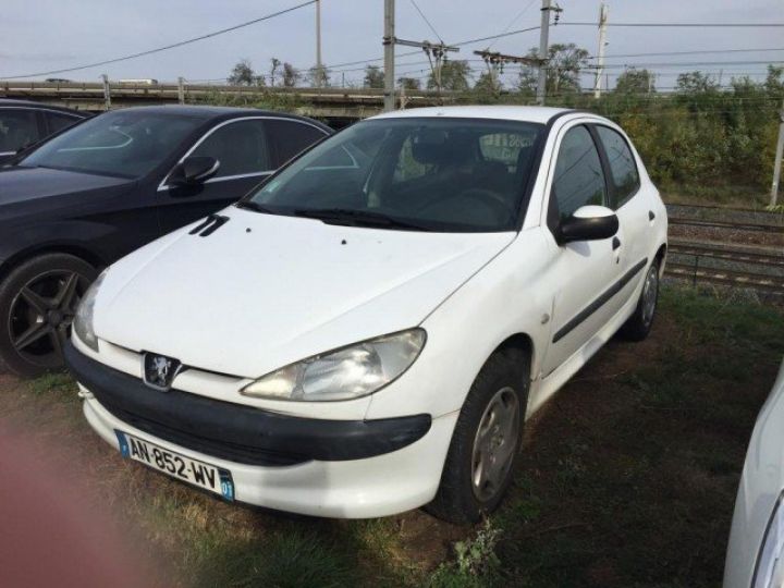 Peugeot 206 1.4 XR PRESENCE 5 portes     Essence BLANC - 3