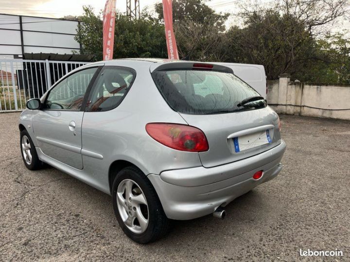 Peugeot 206 1.6i 16V 110CV Autre Occasion - 4