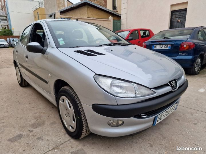 Peugeot 206 boite automatique 1.4 essence 75ch Autre - 2