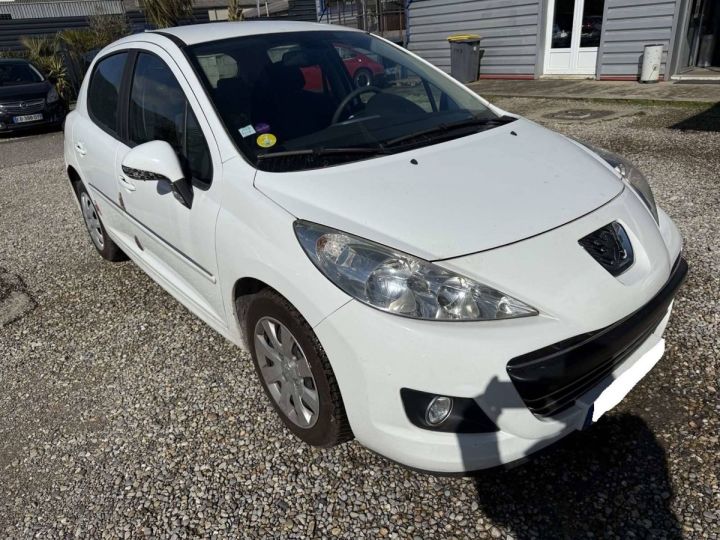 Peugeot 207 1.4 16v Premium 2-Tronic 5p BLANC - 2