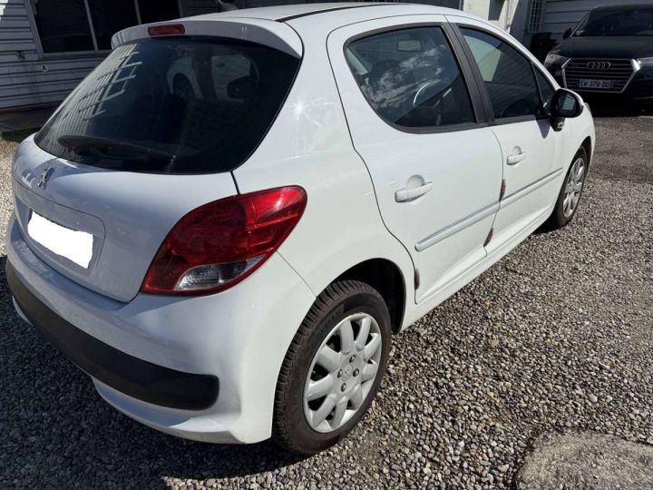 Peugeot 207 1.4 16v Premium 2-Tronic 5p BLANC - 3