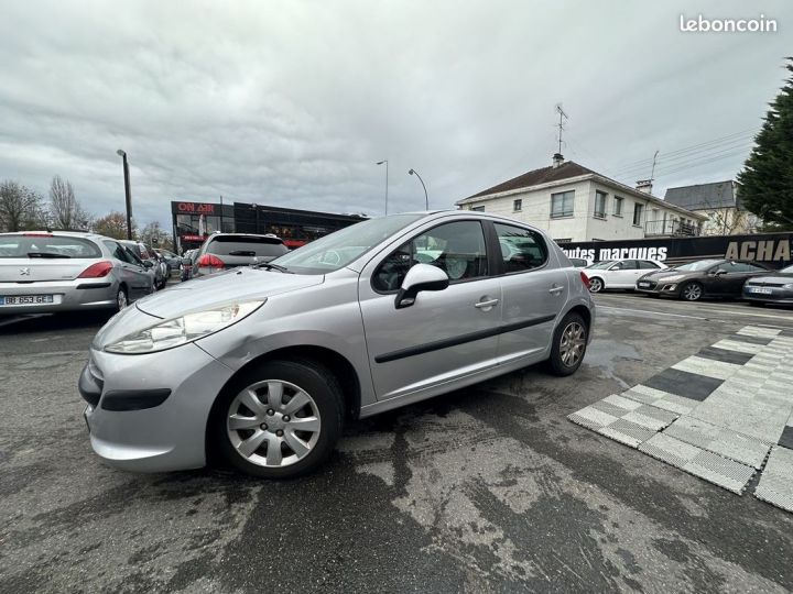 Peugeot 207 1.4 HDI70 URBAN 5P Gris - 8