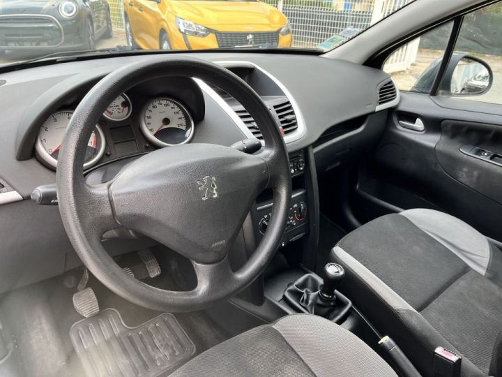 Peugeot 207 1.4 PREMIUM 5P Gris F - 8