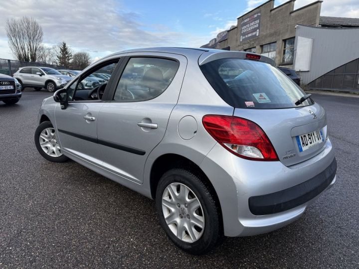 Peugeot 207 1.4 PREMIUM 5P Gris C - 2