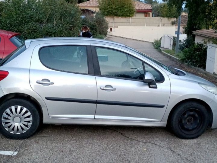 Peugeot 207 1.4 VTI 16V PREMIUM 5P Gris C - 1