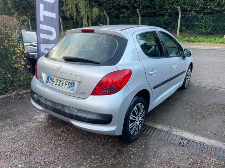 Peugeot 207 1.4HDI 75CV Argent Laqué - 13