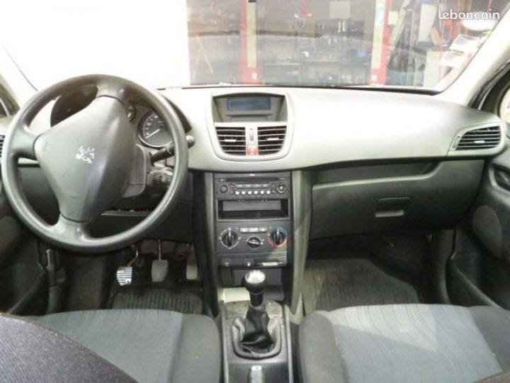 Peugeot 207 1.6 HDi 90ch Blanc - 4