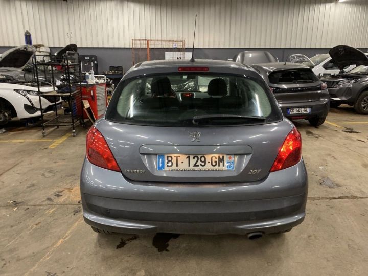 Peugeot 207 1.6 HDI90 PREMIUM 5P Gris F - 2