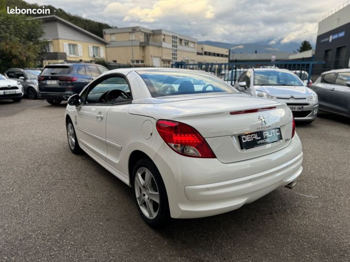 Peugeot 207 CC 1.6 HDi 110ch Serie 64 Blanc - 4