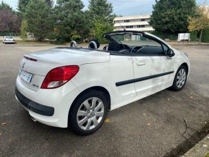 Peugeot 207 CC COUPÉ CABRIOLET 1.6 VTi 120ch Sport     Essence BLANC - 17