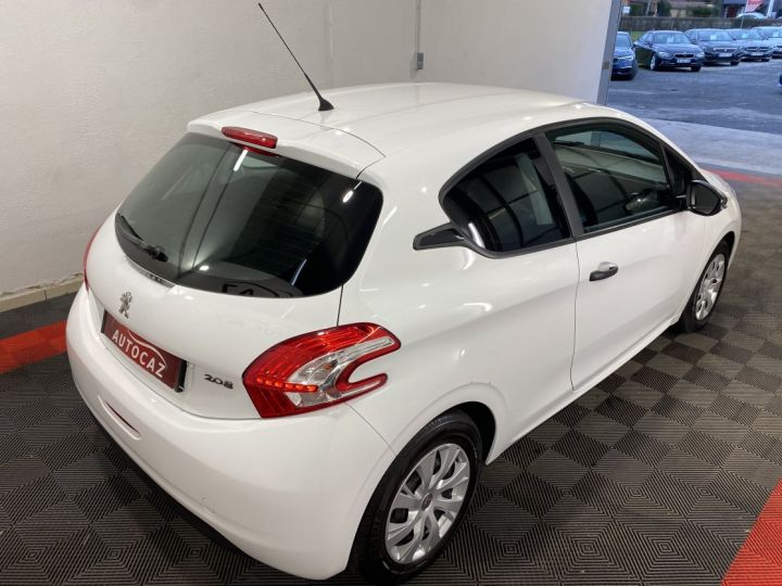 Peugeot 208 1.0 VTi 68ch BVM5 Access Blanc - 17