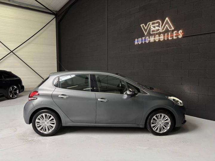 Peugeot 208 1.2 82 Allure Gris Foncé - 16